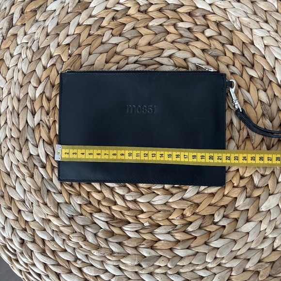Black M0851 Wristlet - Picture 3 of 4